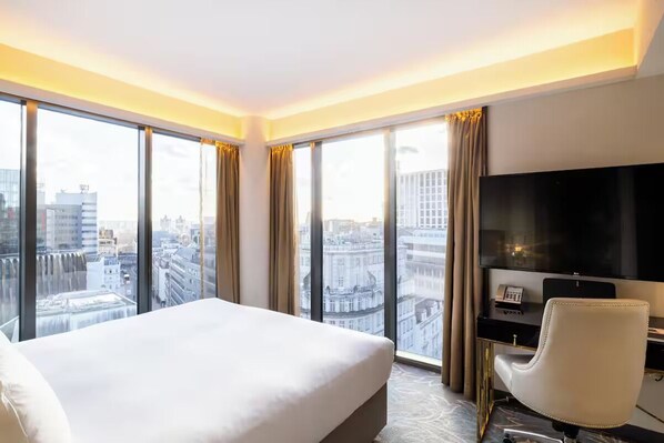 1 slaapkamer, een strijkplank/strijkijzer, gratis wifi, beddengoed