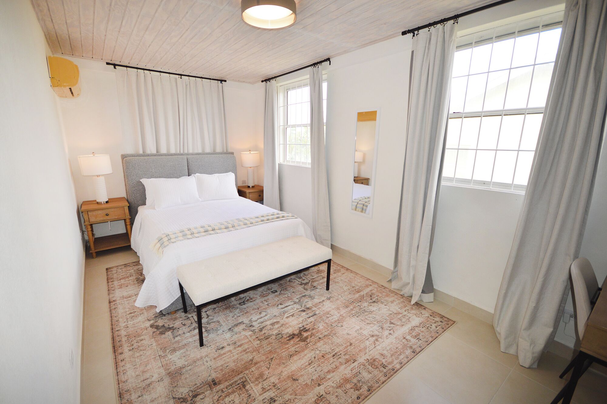 3 habitaciones y caja de seguridad en la habitación 