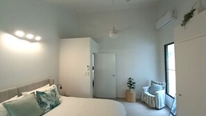 4 bedrooms, iron/ironing board, free WiFi - 8 Bomburra Court - Rainbow Beach (Rainbow Beach)