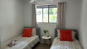 4 bedrooms, iron/ironing board, free WiFi