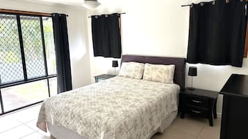 3 Schlafzimmer, Bügeleisen/Bügelbrett