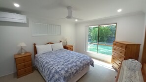 3 bedrooms, iron/ironing board, internet