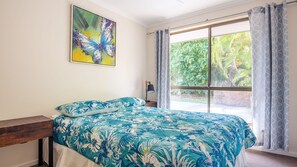 3 bedrooms, iron/ironing board, internet
