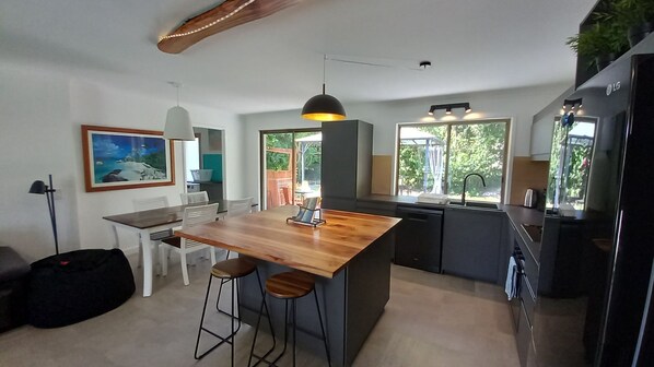 Fridge, microwave, oven, dishwasher