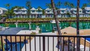 Unclassified image, 4 of 48, button