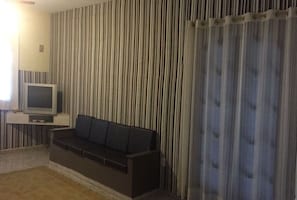 Televisie en een open haard