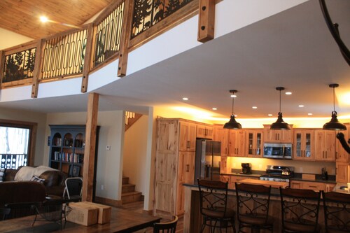 Brand new Ski Chalet 4 miles to Jay Peak