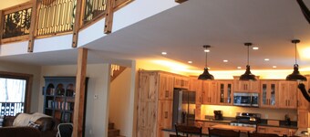 Brand new Ski Chalet 4 miles to Jay Peak
