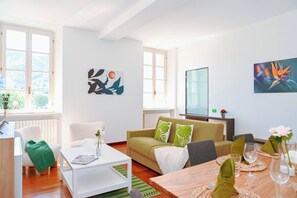 Apartment, 2 Bedrooms, Accessible, Balcony | Living room