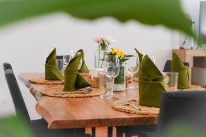 Departamento, 2 habitaciones, con acceso para personas discapacitadas, balcón | Restaurantes