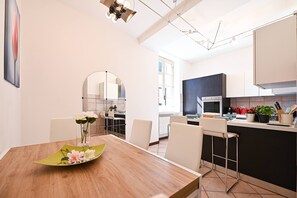 Apartamento, 2 habitaciones, accesible para personas con discapacidad, balcón | Comedor