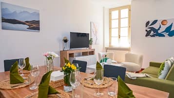 Apartment, 2 Bedrooms, Accessible, Balcony | Living room