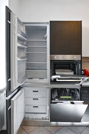 Apartment, 2 Bedrooms, Accessible, Balcony | Dapur peribadi