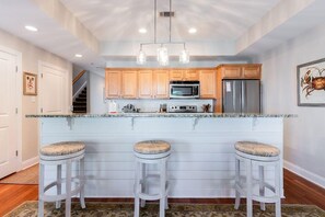 Townhome, Multiple Beds, Balcony, Garden View (Pearl of the Promenade) | Private kitchen | Fridge, microwave, oven, stovetop