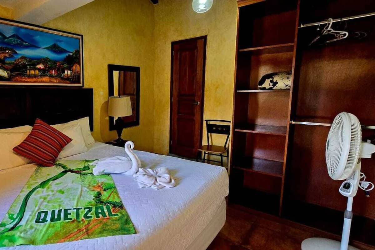 Room | Free WiFi