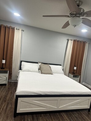 4 Schlafzimmer, Reisekinderbett, WLAN, Bettwäsche