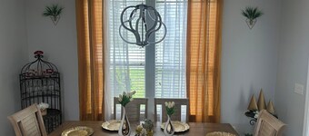 Spacious 4-bedroom house in the heart of Oakleaf