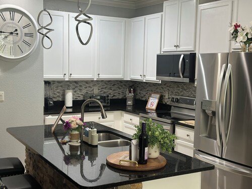 Spacious 4-bedroom house in the heart of Oakleaf