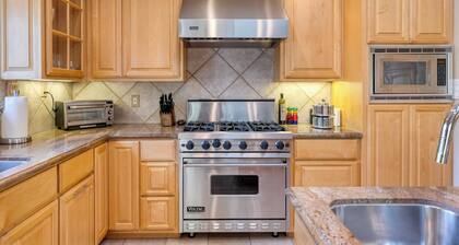 Pool + Hot Tub + Firepit + Game Room Minutes From Sebastopol & Russian River Baker Lane Retreat