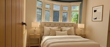 6 chambres, fer et planche à repasser, Wi-Fi, draps fournis