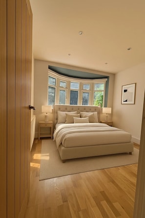 6 habitaciones, tabla de planchar con plancha, wifi y ropa de cama
