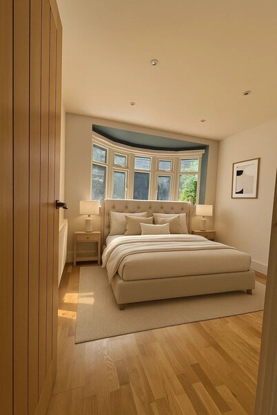 Bright & Spacious London Retreat – Ideal for Families & Groups