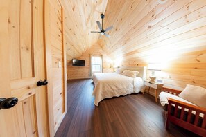2 chambres, bureau, fer et planche à repasser, accès au Wi-Fi (inclus)