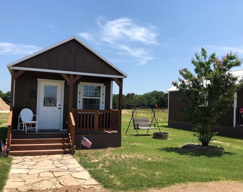 Dinosaur Valley RV Park Cabin 1