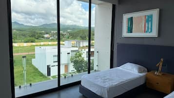 2 多间卧室、WiFi、床单