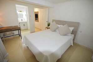 1 bedroom, in-room safe, iron/ironing board, free WiFi