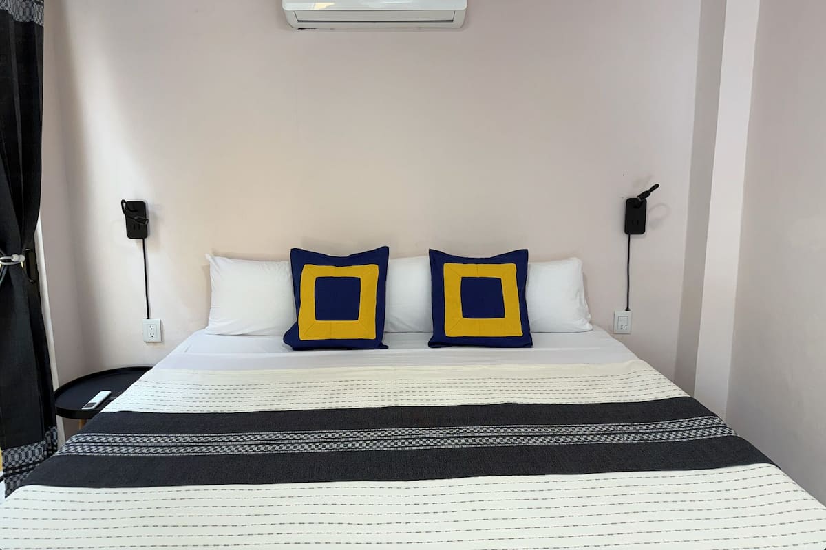 Studio Suite | In-room safe, iron/ironing board, free WiFi
