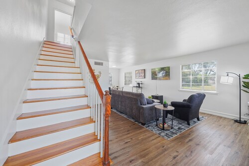 Prime 2BR – Midway Between LSU & Downtown BR!