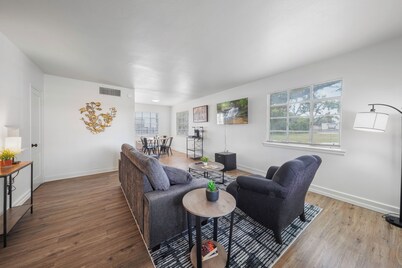 Prime 2BR – Midway Between LSU & Downtown BR!