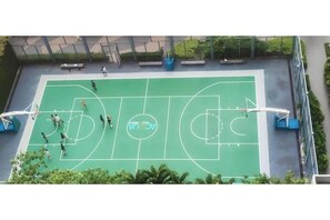 Sports court - Aveline Suites, Balcony-gym-pool-Aqua, Philippines (Makati City)
