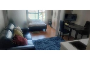 1 bedroom, iron/ironing board, Internet, bed sheets - Aveline Suites, Balcony-gym-pool-Aqua, Philippines (Makati City)
