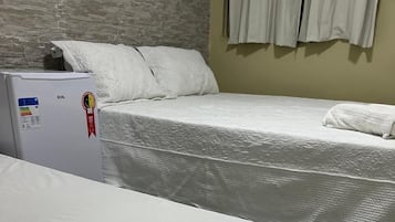 Dobbeltrom – basic, bassengutsikt | Romfasilitet