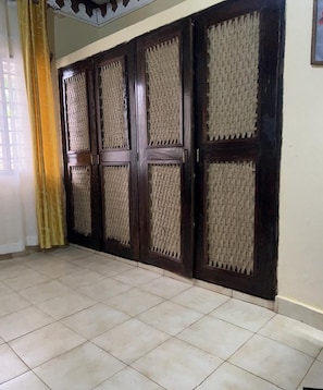 Zimmer, 4 Schlafzimmer, barrierefrei, Raucher | Innenbereich