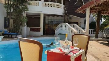 Room, 4 Bedrooms, Accessible, Smoking | Pool | Outdoor pool