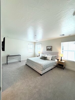 3 Schlafzimmer, Schreibtisch, WLAN, Bettwäsche