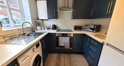 Hythe House â Stylish 3BR Stay Close to Colchester Centre & Transport