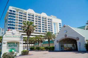Exterior - Luxury One Bedroom Condo with private balcony (Daytona Beach)