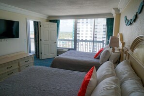 1 bedroom, iron/ironing board, Internet, bed sheets - Luxury One Bedroom Condo with private balcony (Daytona Beach)