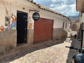 Front of property - CUSCO VISTA GUETS HOUSE (Cusco)
