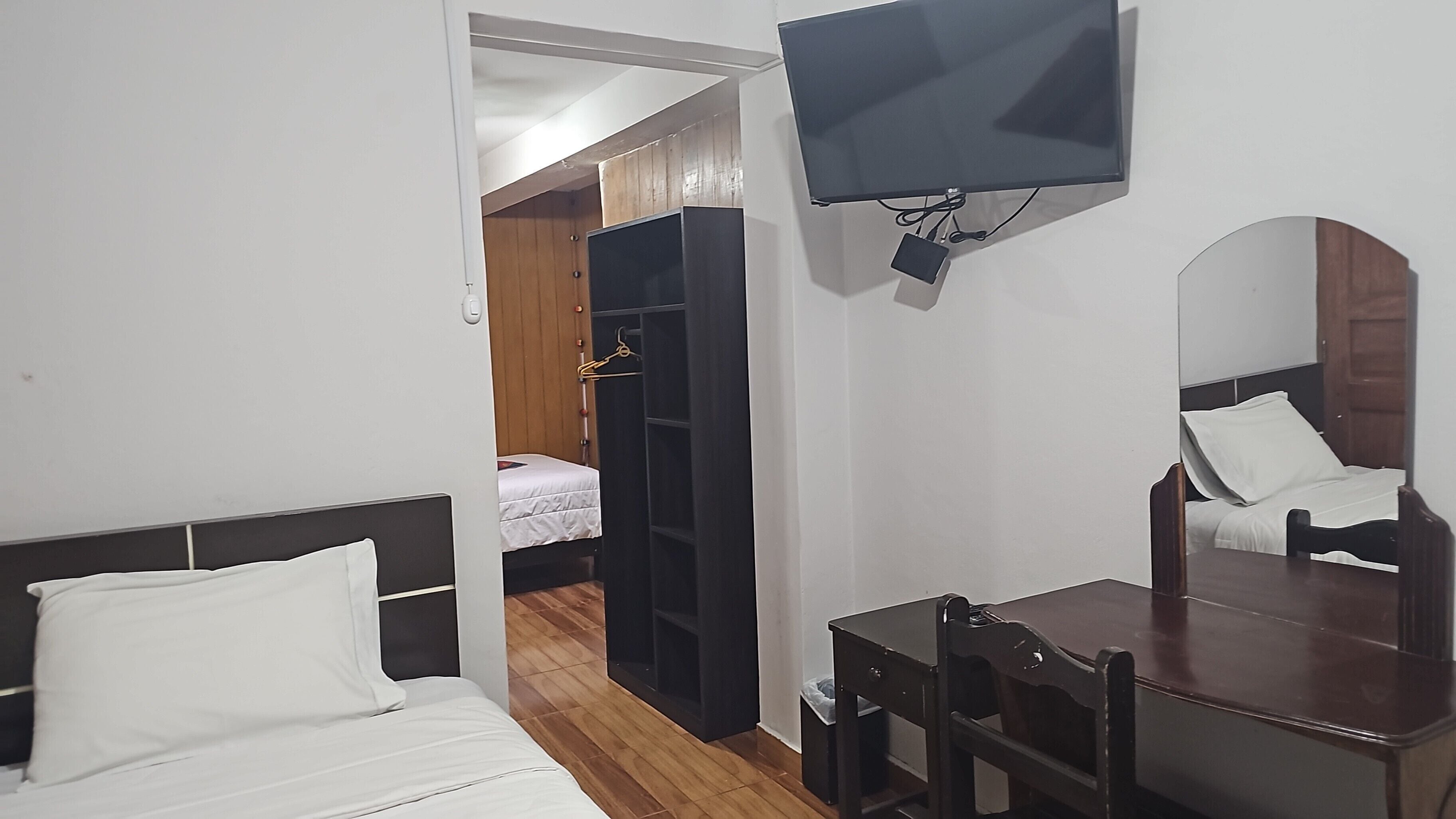 Classic Twin Room | Free WiFi