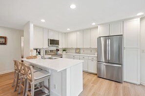 Mikrobølgeovn, ovn, kogeplade, opvaskemaskine