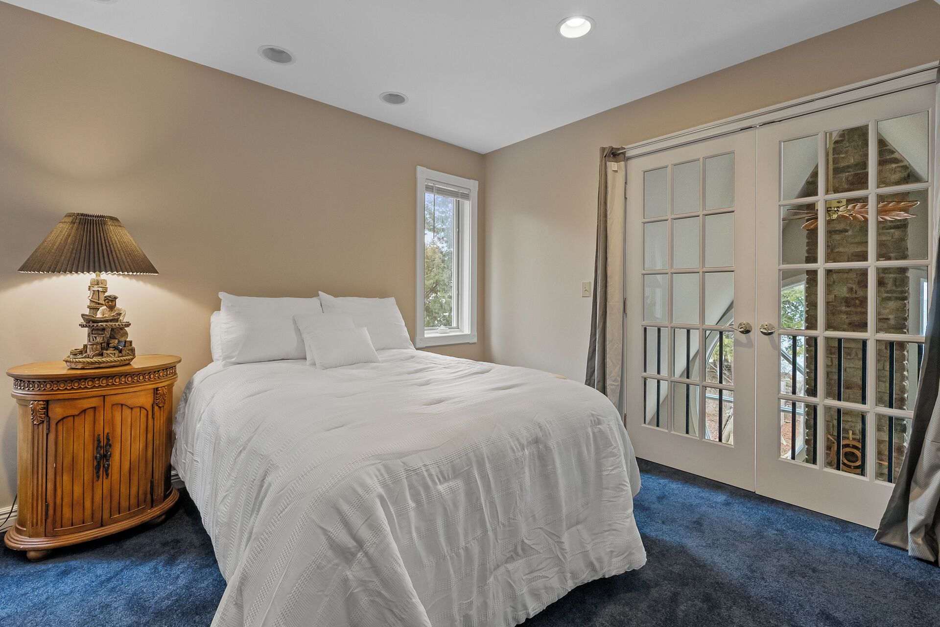 3 室のベッドルーム、アイロン / アイロン台、WiFi (無料)、ベッドシーツ