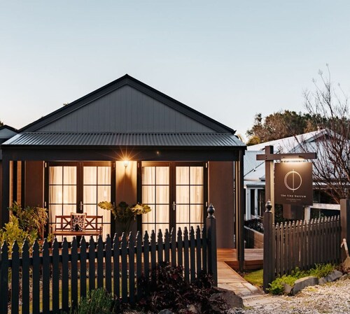 the tiny burrow ~ magical fleurieu escape