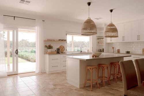 Olea House~McLaren Vale group retreat~Pool~Firepit