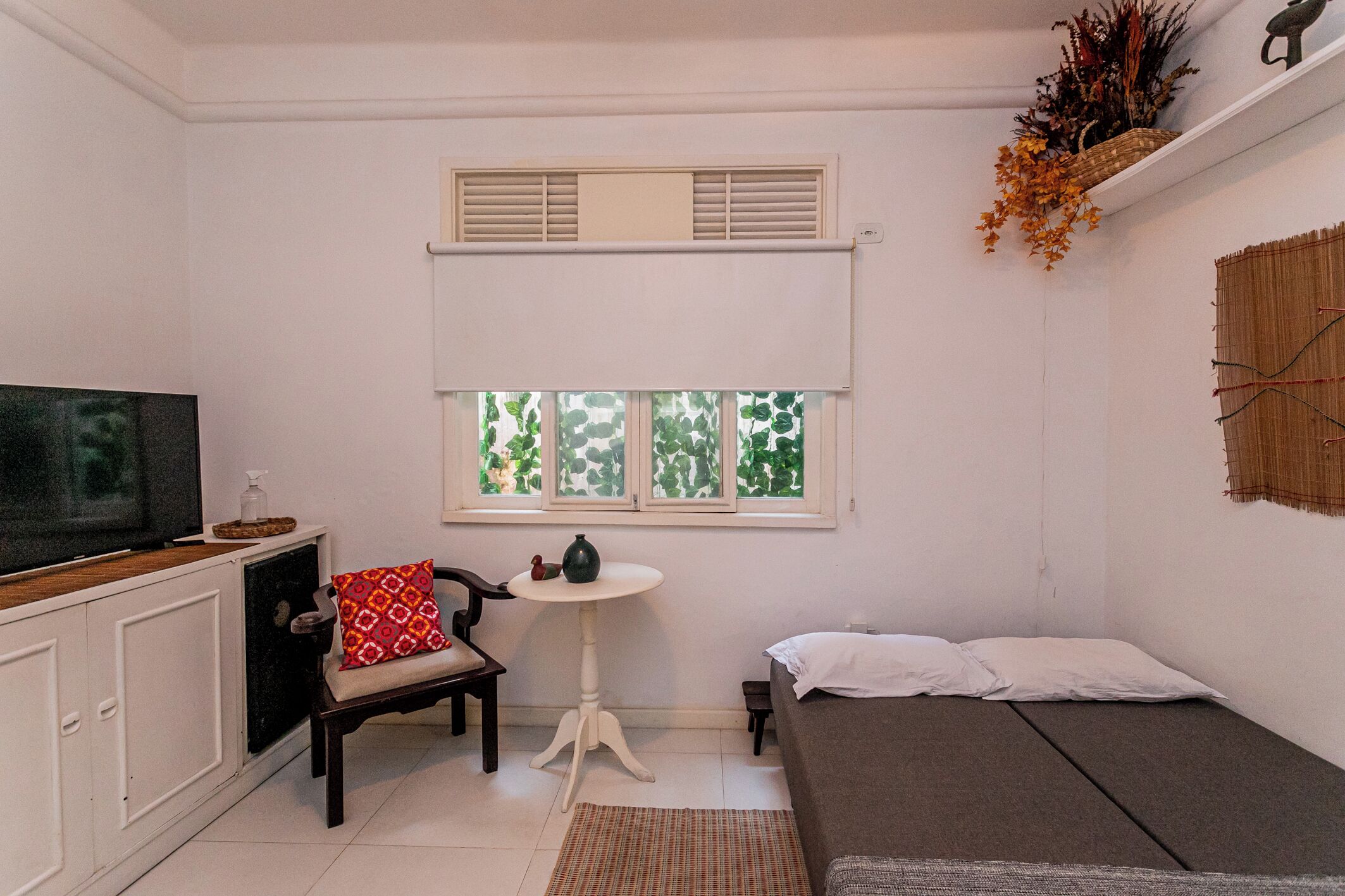 Apartamento básico | Ferros/tábuas de passar roupa, Wi-Fi de cortesia