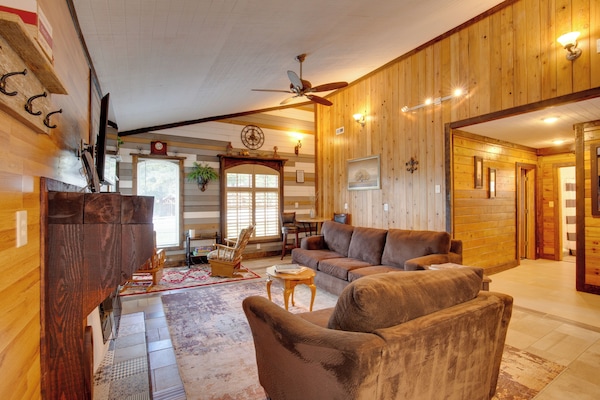 Odessa Vacation Rental | 2BR | 1.5BA | 1,500 Sq Ft | 5 Steps Required